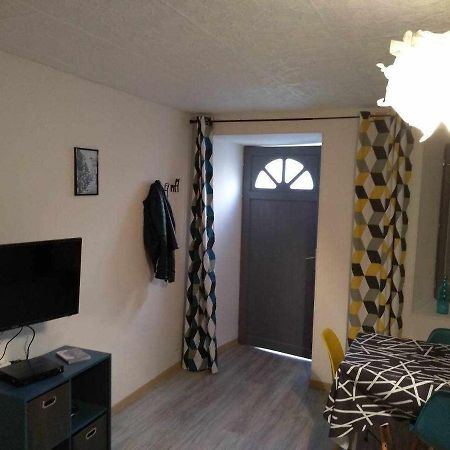 Joli Petit Logement En Centre Ville De Бриуд Экстерьер фото