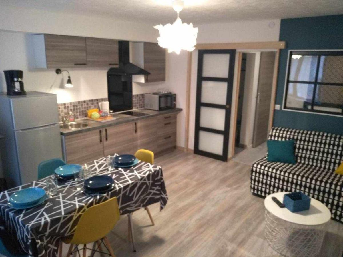 Joli Petit Logement En Centre Ville De Бриуд Экстерьер фото