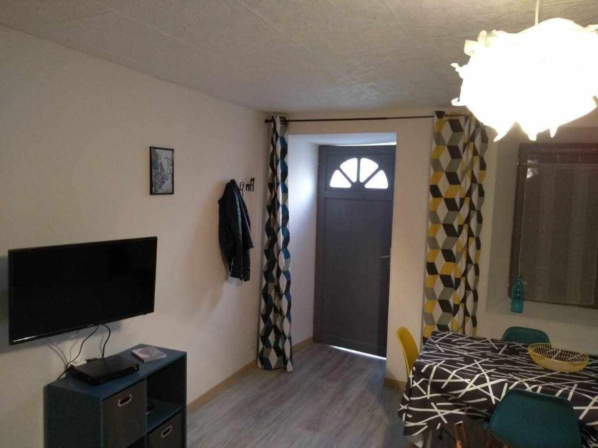 Joli Petit Logement En Centre Ville De Бриуд Экстерьер фото