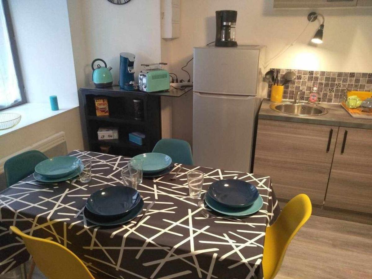Joli Petit Logement En Centre Ville De Бриуд Экстерьер фото